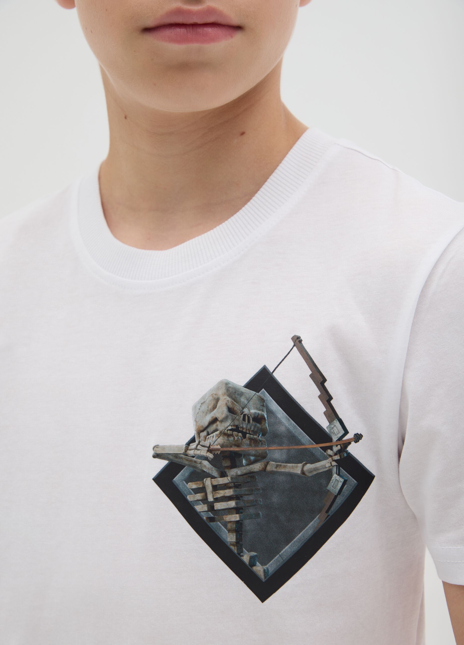 White T-shirt with Minecraft print