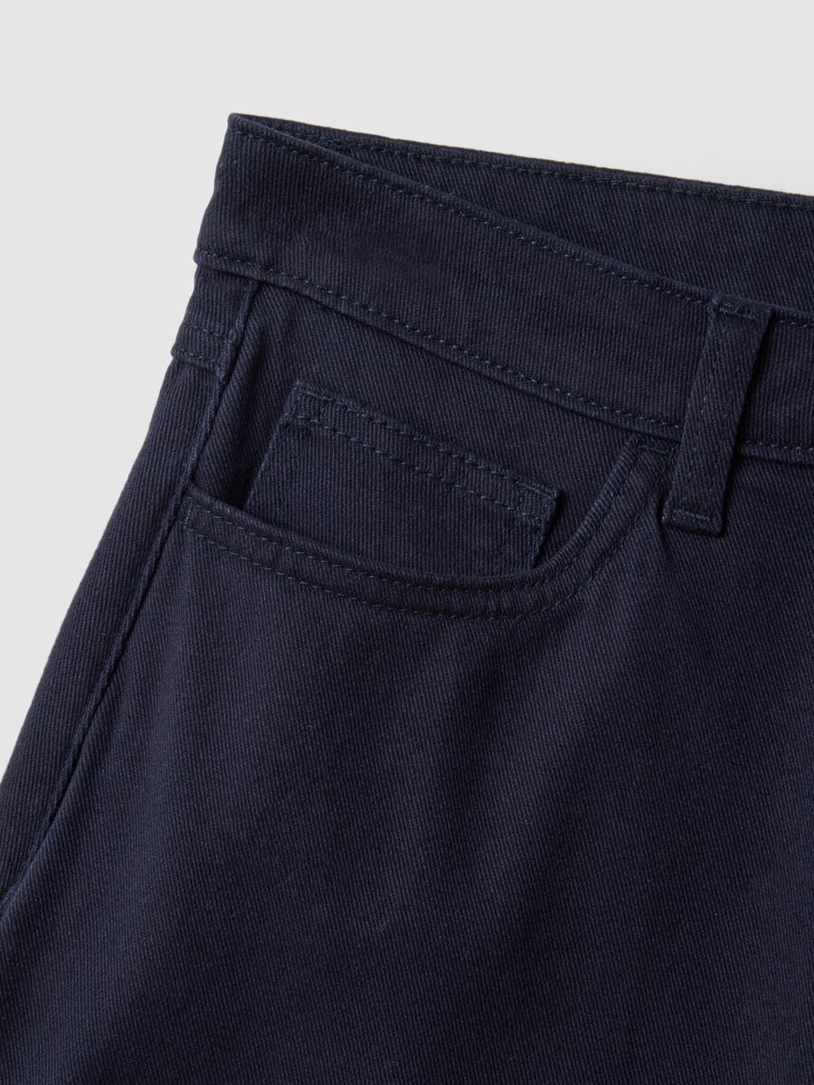 Pantaloni blu flare in cotone elasticizzato_5