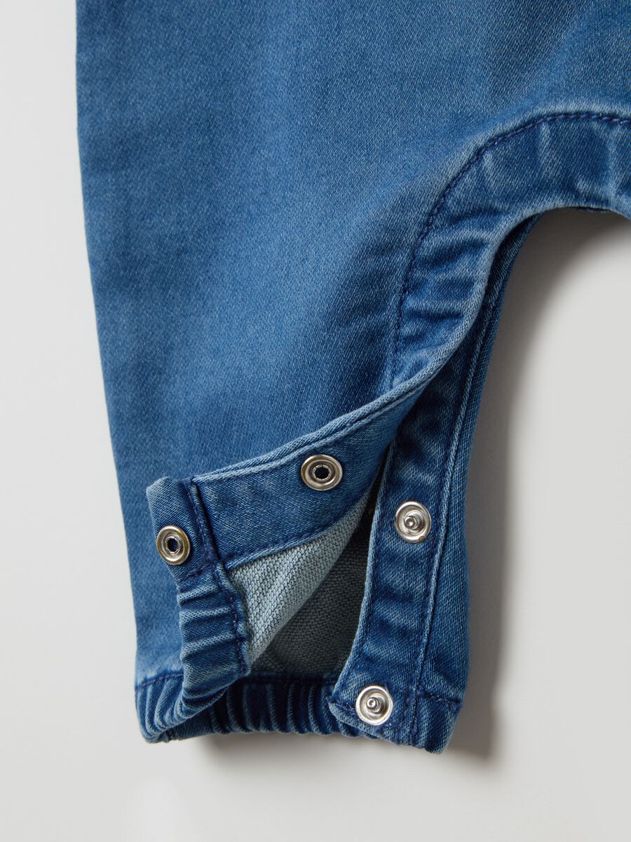 Denim dungarees with frills_3