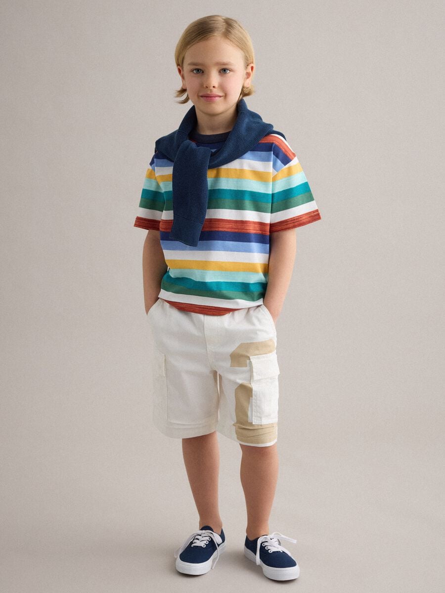 Multicolour stretchy cotton cargo shorts for kids with a baggy fit_0