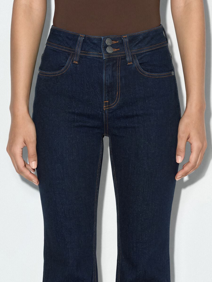 Jeans blu flare in cotone elasticizzato_3