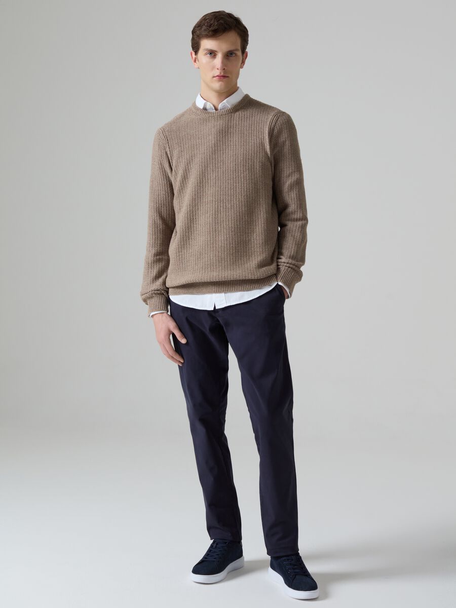 Pantalone chino slim fit in cotone stretch_0