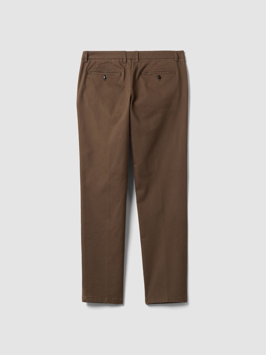 Pantaloni chino marrone in twill di cotone elasticizzato slim fit_2