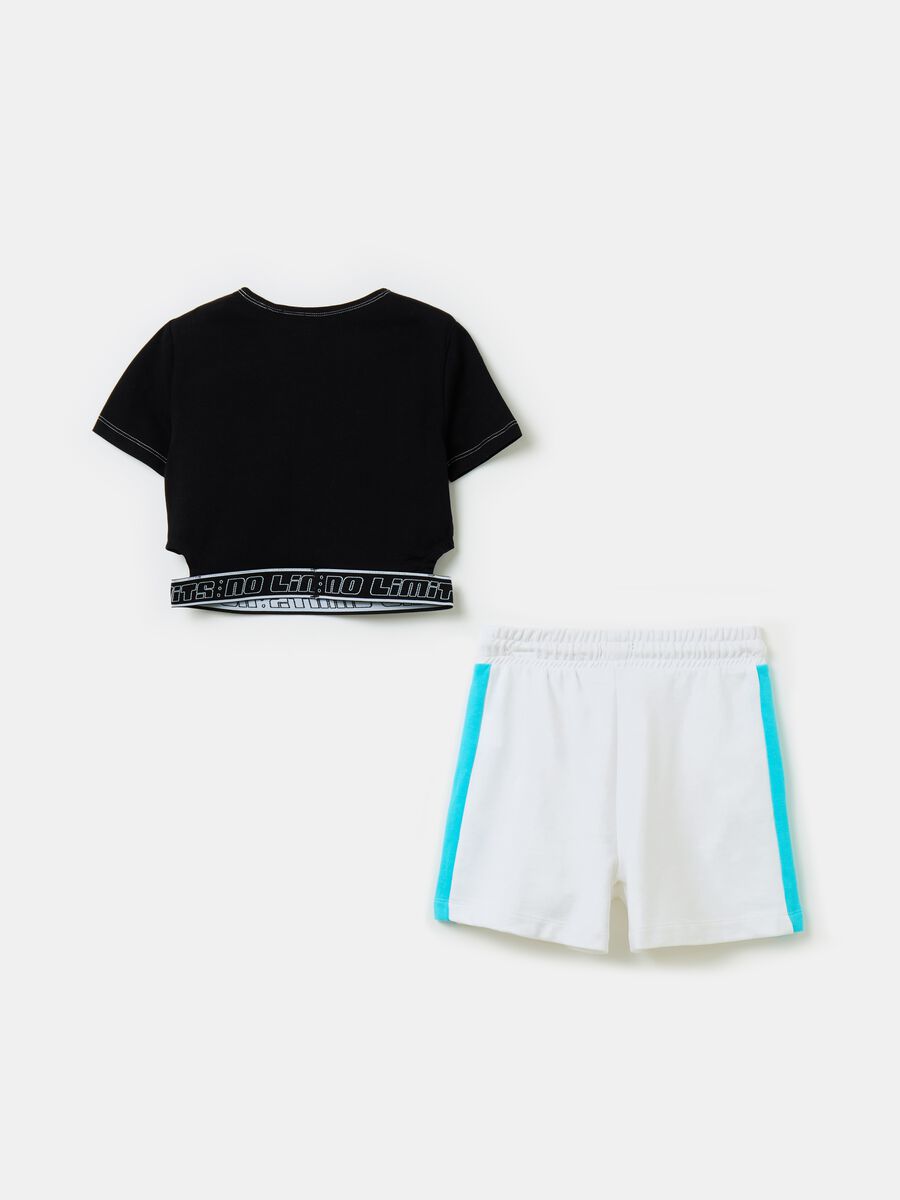 Jogging set with shorts and cut-out T-shirt_1