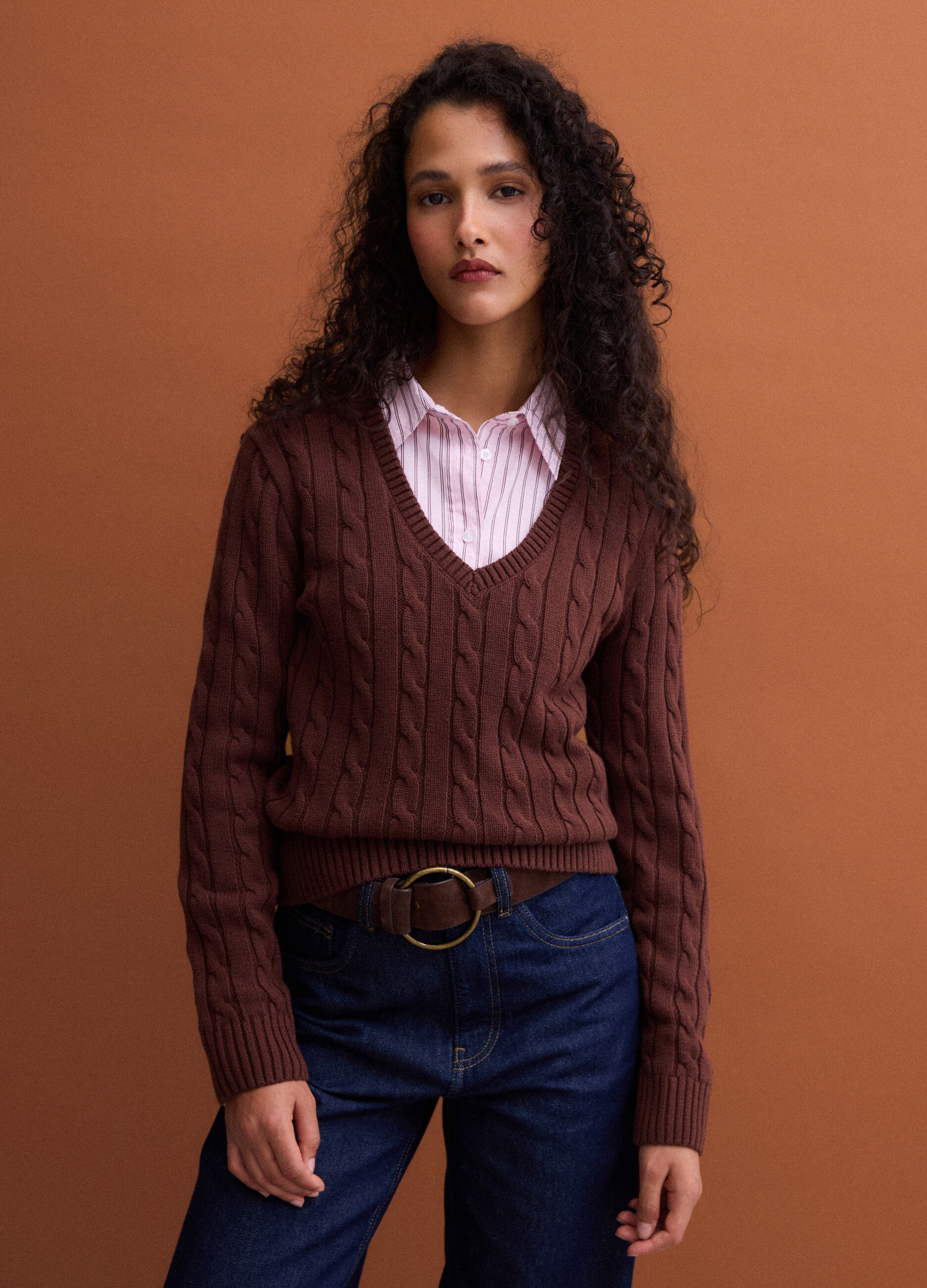 Brown pure cotton cable-knit jumper with deep V-neck
