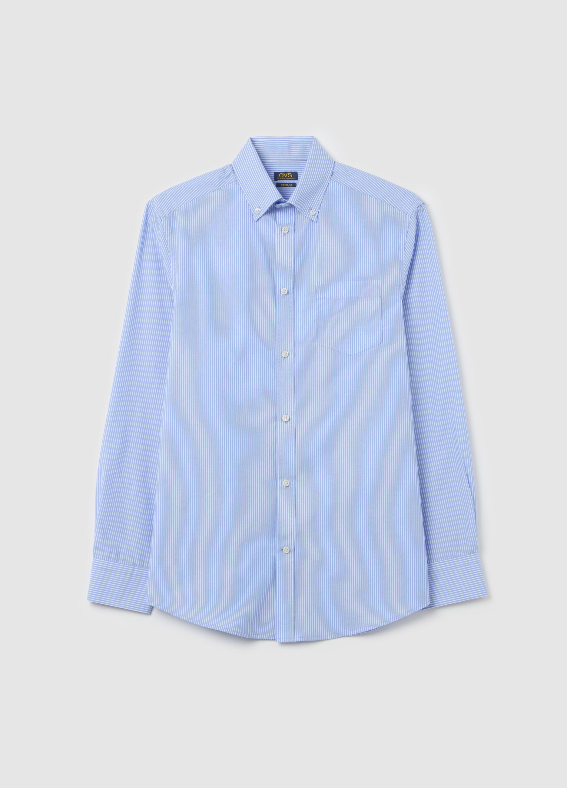 Regular-fit easy-iron shirt with thin stripes