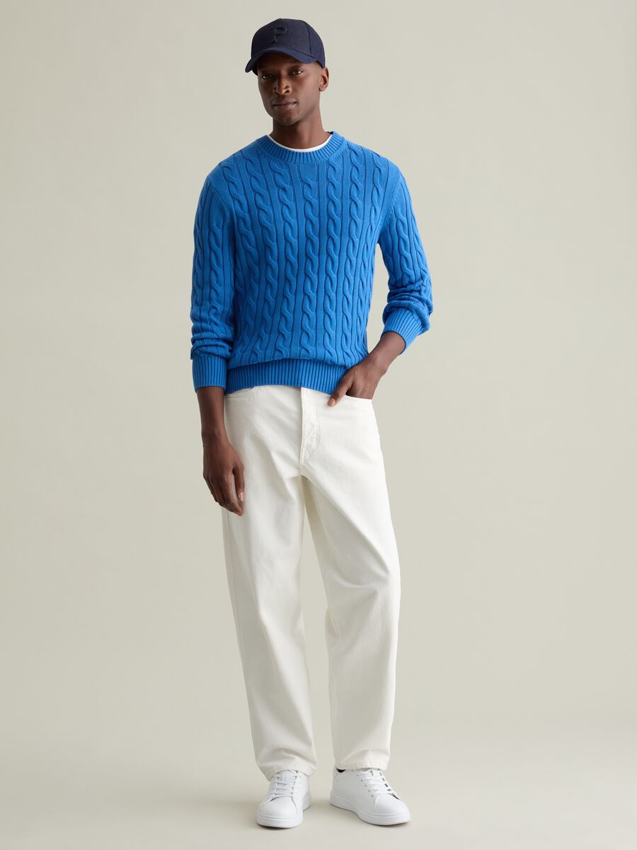 Pullover with cable-knit design_1