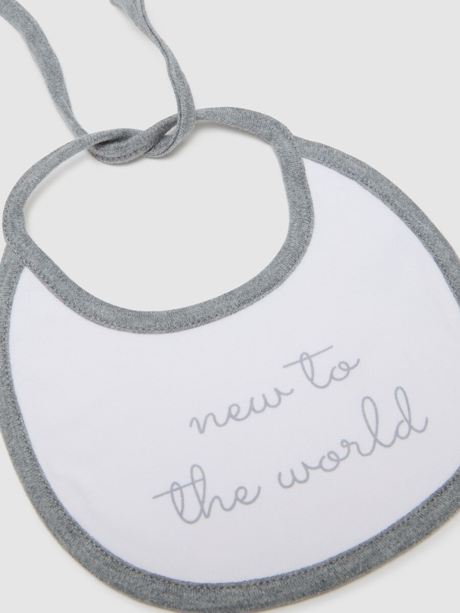 Multicolour Pack of Baby Bibs in Pure Cotton_1
