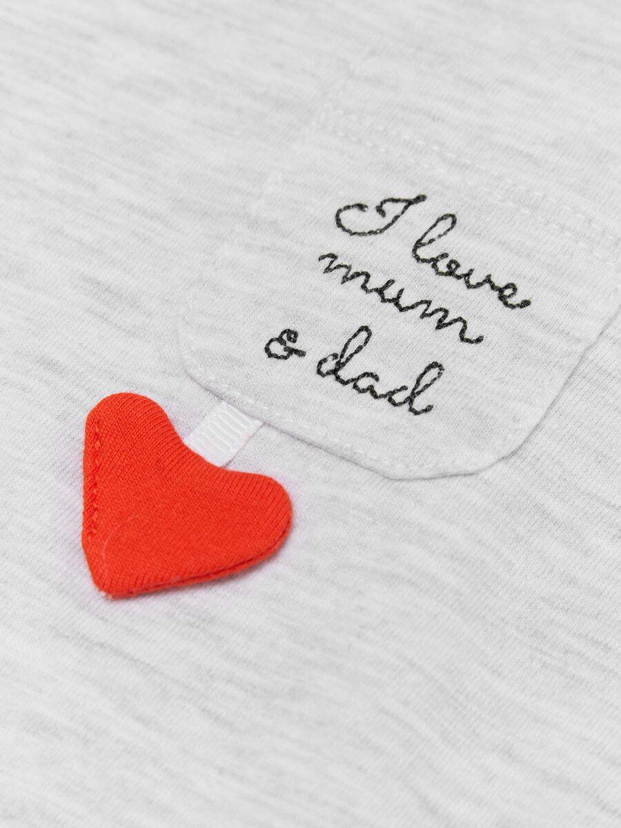 Organic cotton bodysuit with I Love Mum & Dad embroidery_2