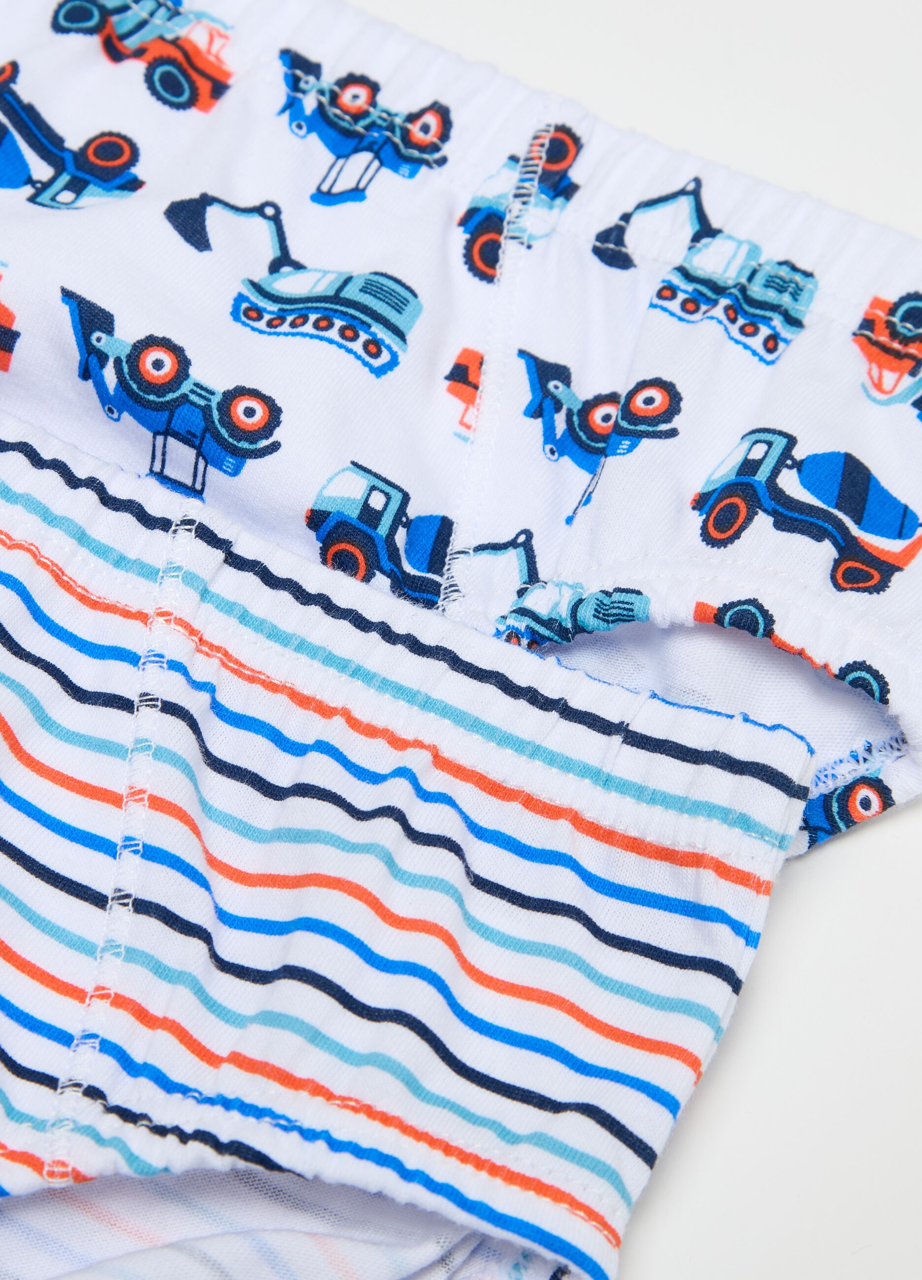 Three-pack briefs with machinery print