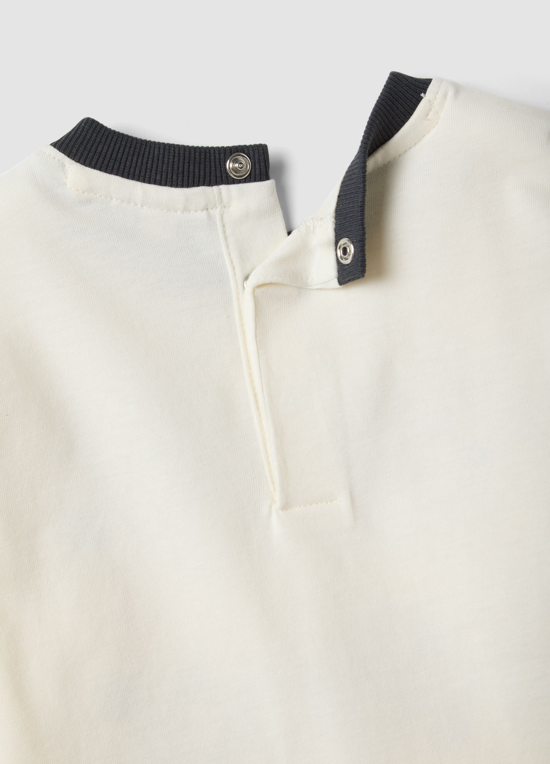 White pure cotton crew-neck T-shirt with racing print for baby boy