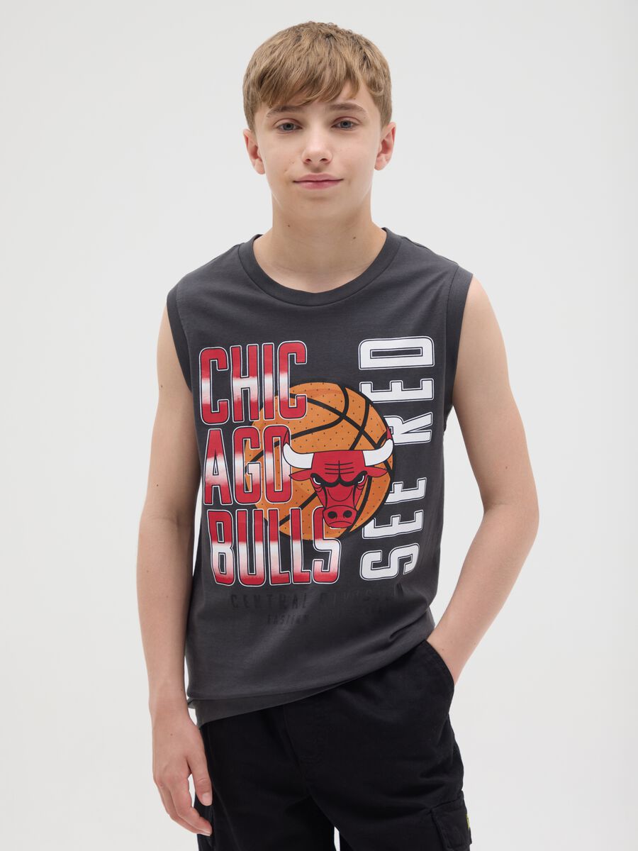 Black sleeveless top with Chicago Bulls print_0