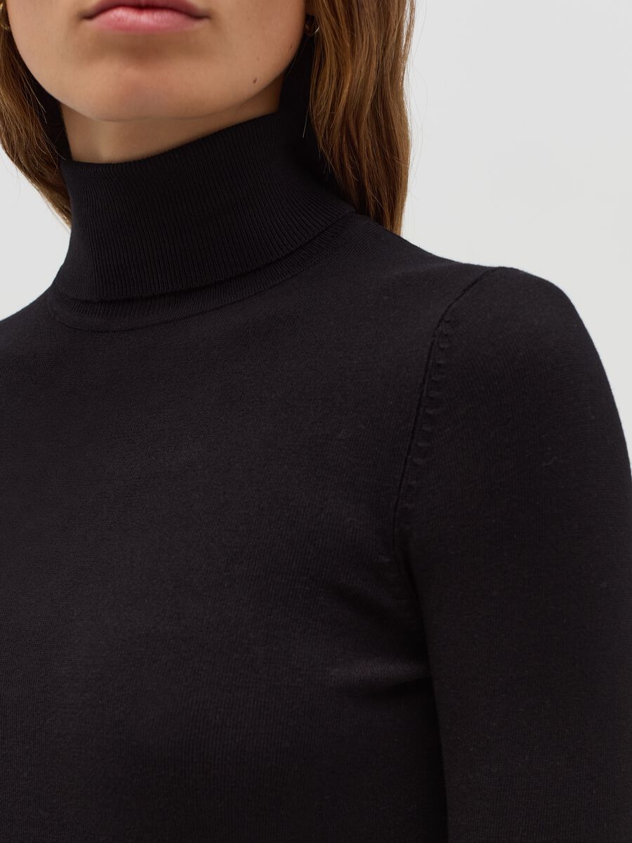 Pullover a collo alto_3
