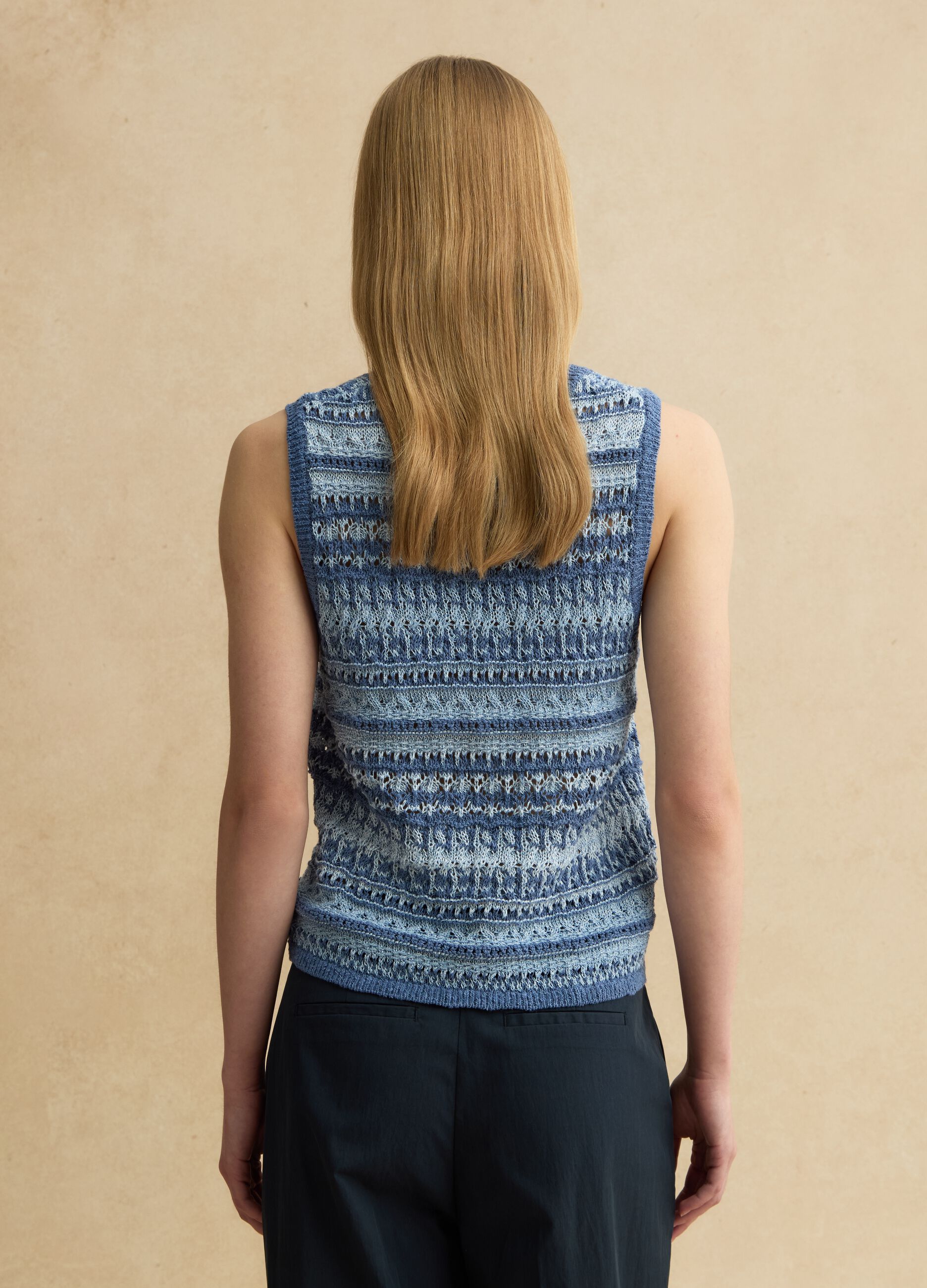 Multicolour cotton blend regular fit tank top with perforated texture