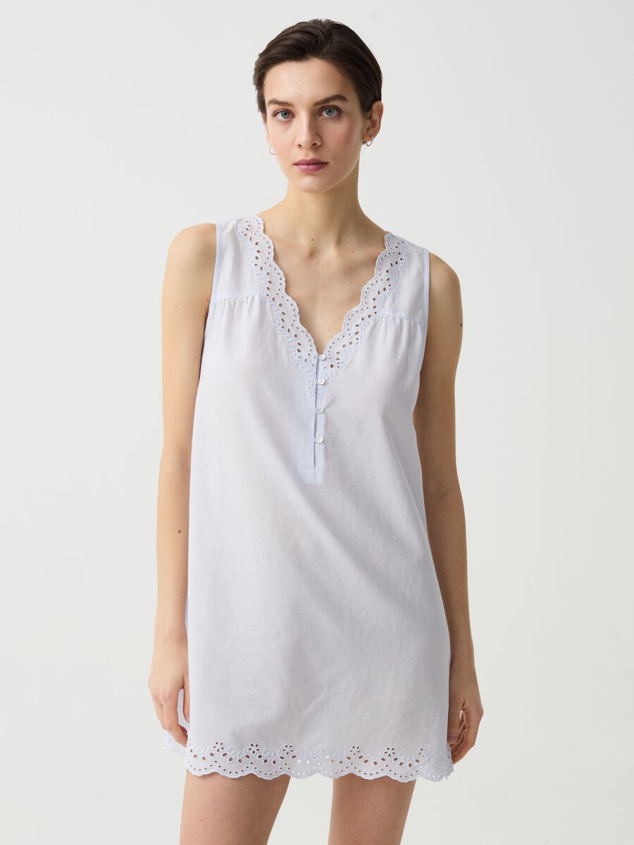 Nightdress with broderie anglaise edging_0
