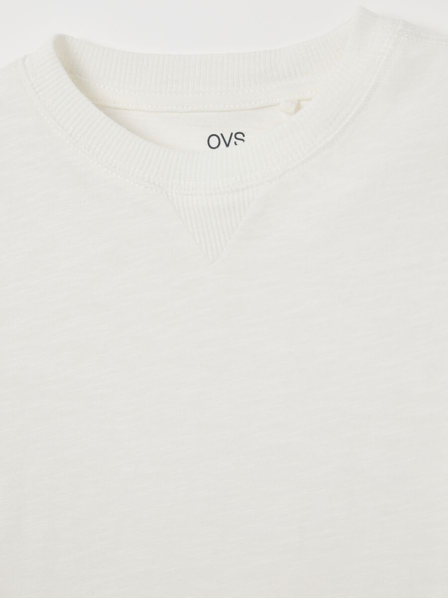 Cotton T-shirt with round neck_2