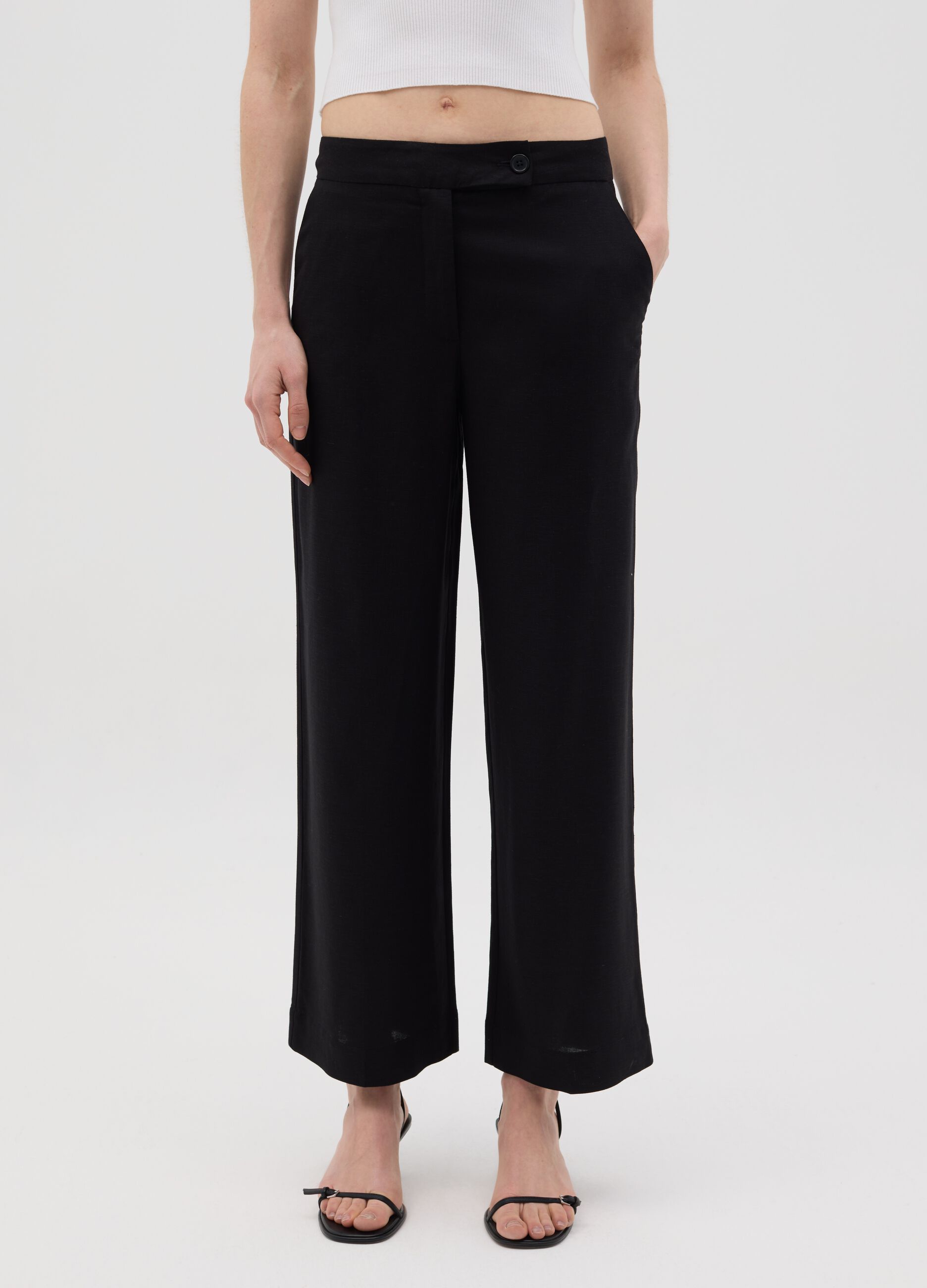 Women's black regular-fit trousers in viscose and linen blend