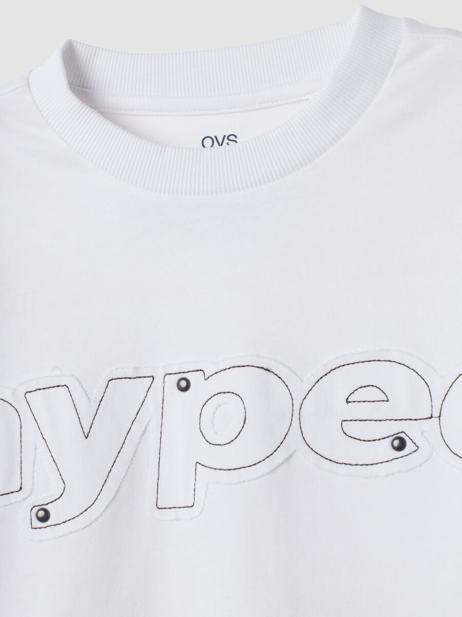 T-shirt bianca in puro cotone con scritte over fit_2