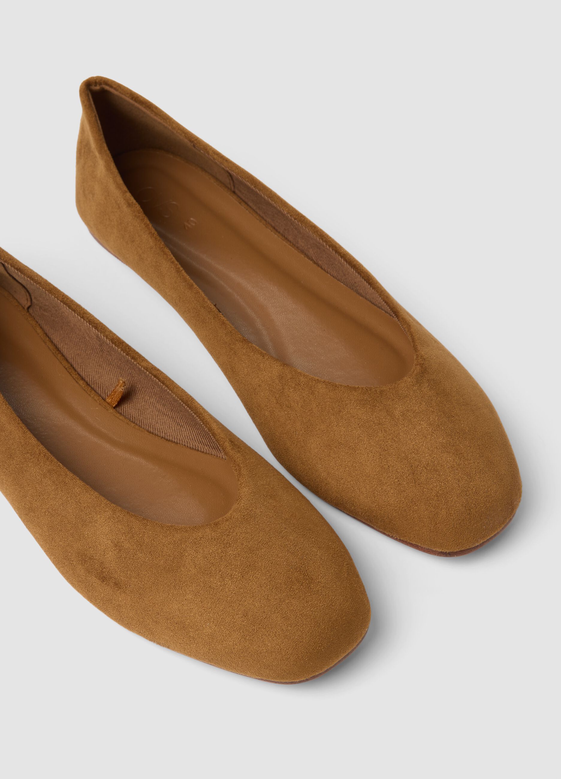 Classic brown ballet flats