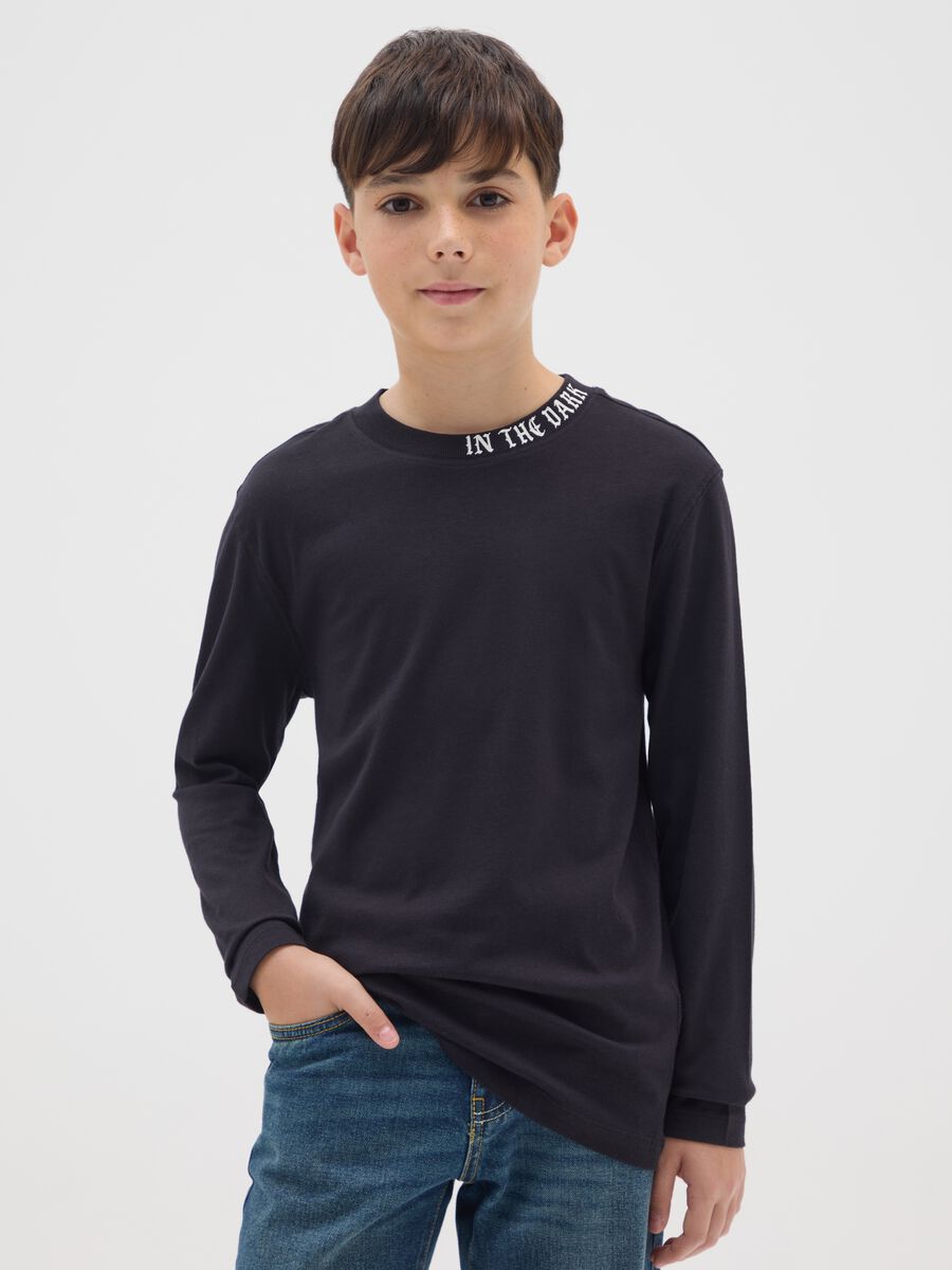 T-shirt da ragazzo in puro cotone nero regular fit_0