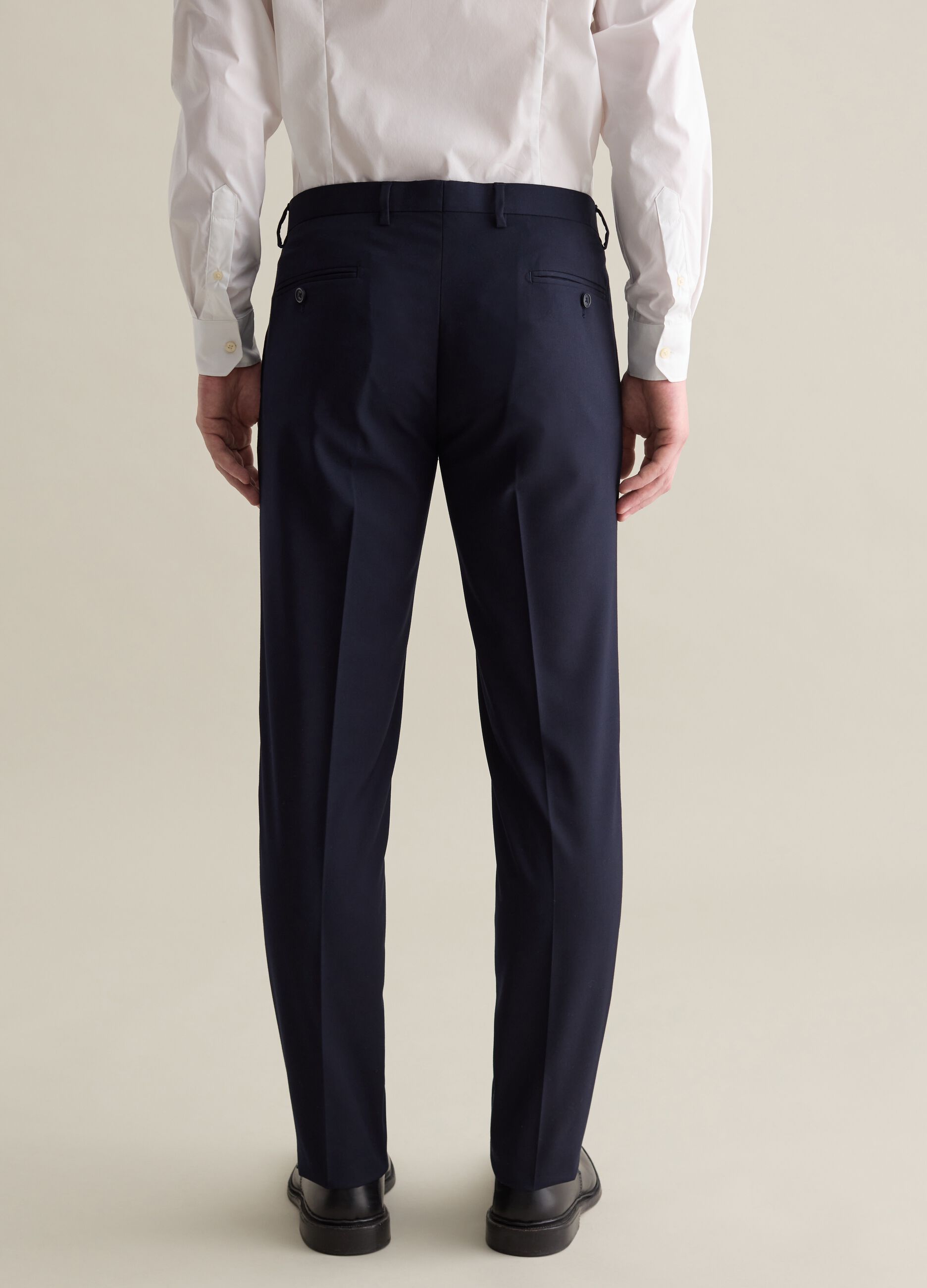 Elegant slim-fit trousers