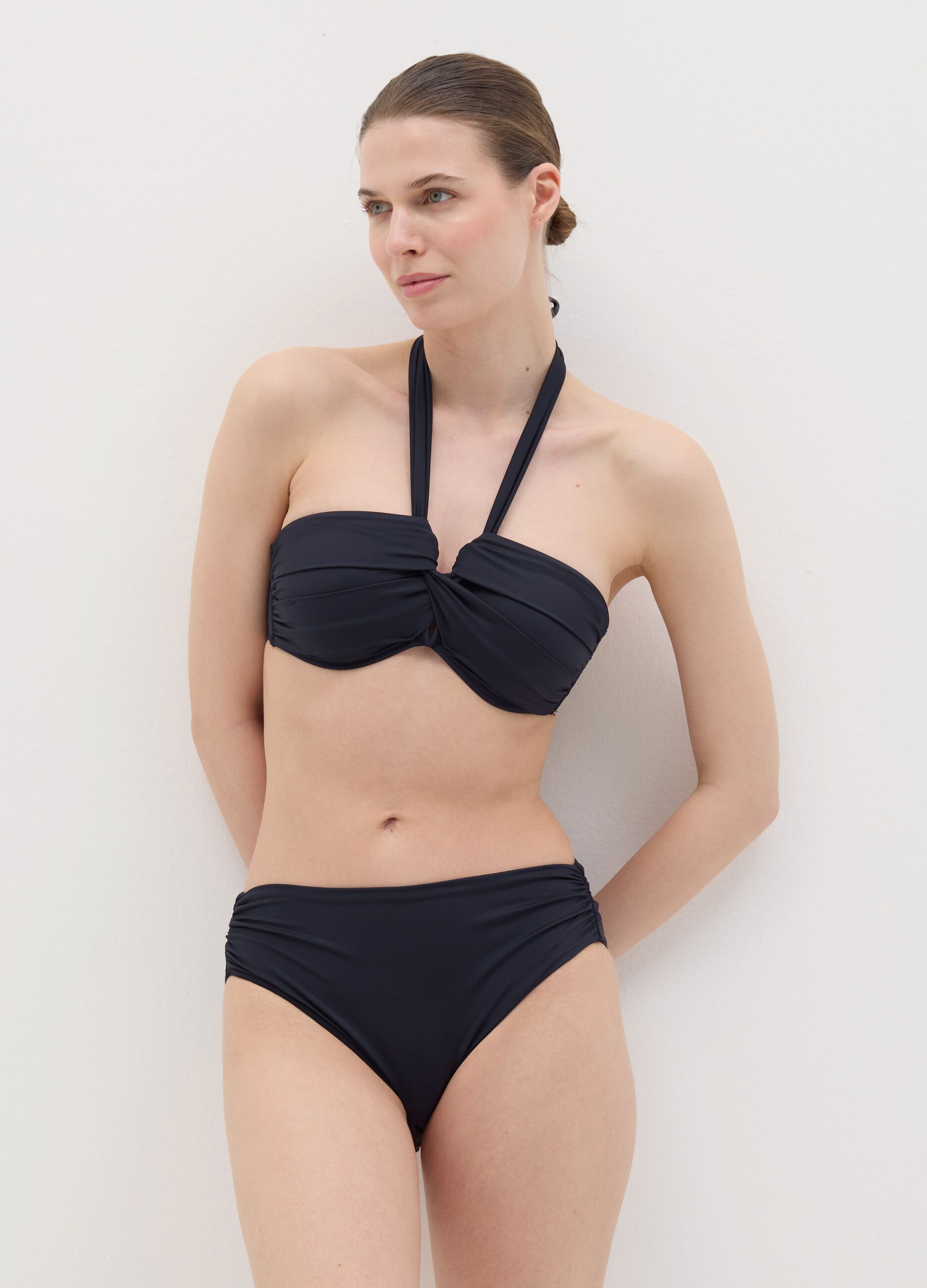 Women’s bikini briefs in black stretch microfibre with high rise