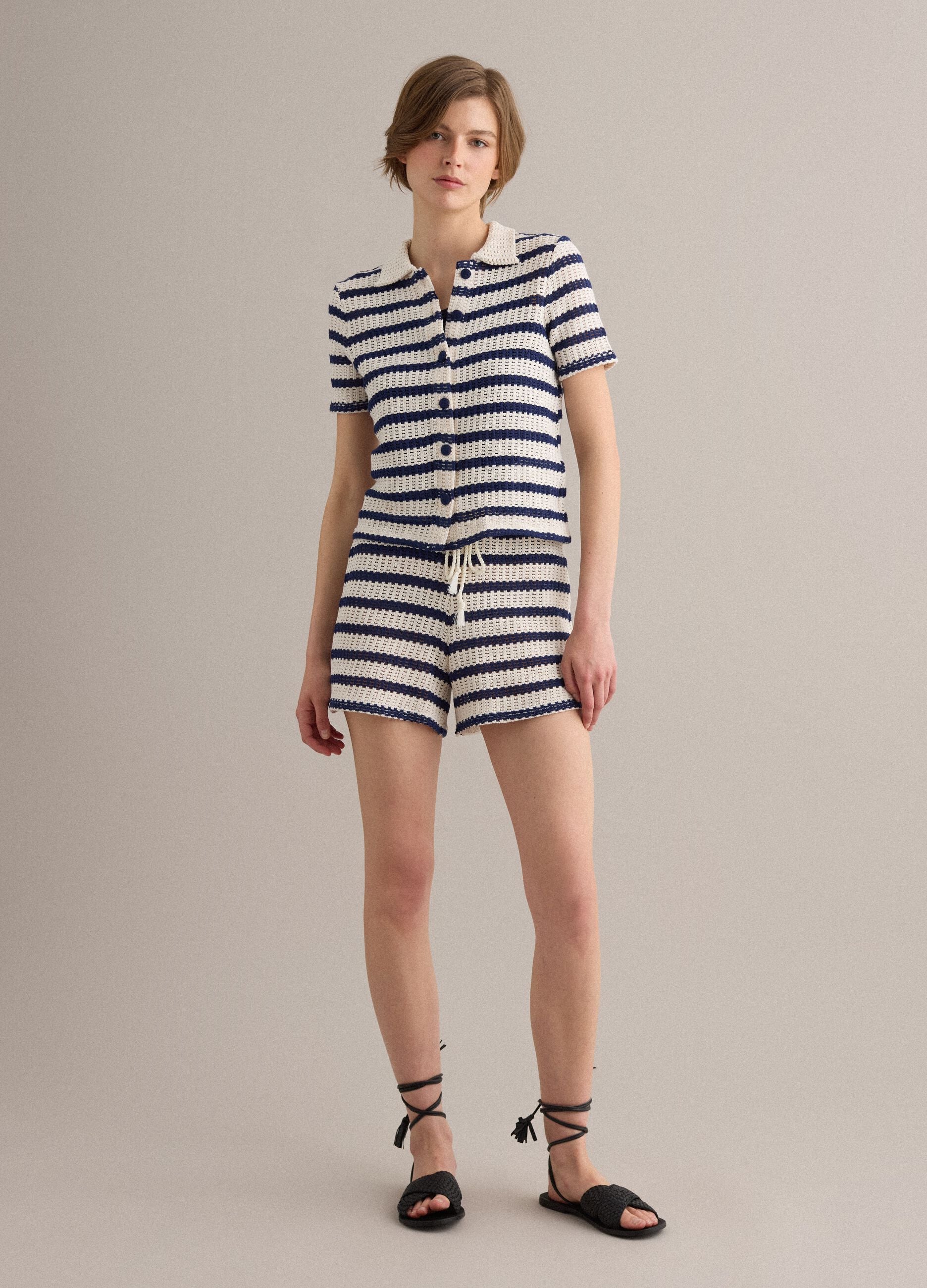 Blue and white striped stretch cotton crochet shorts, regular fit
