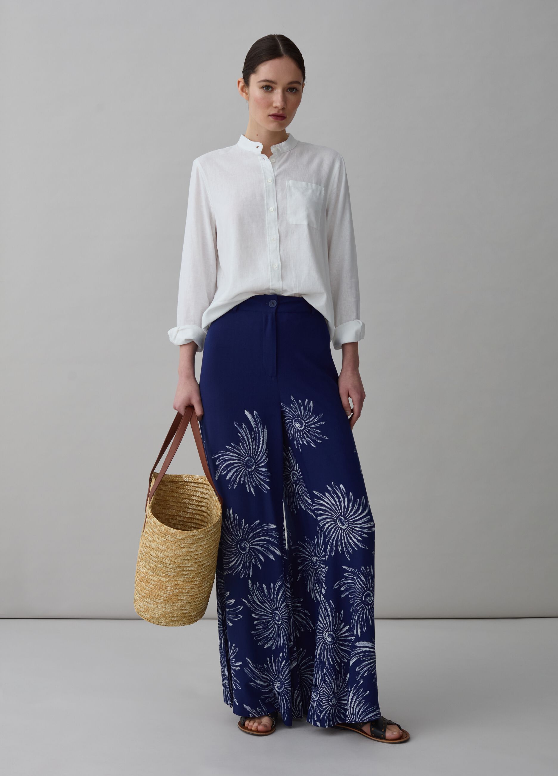 Pantalone flare fit in viscosa con stampa