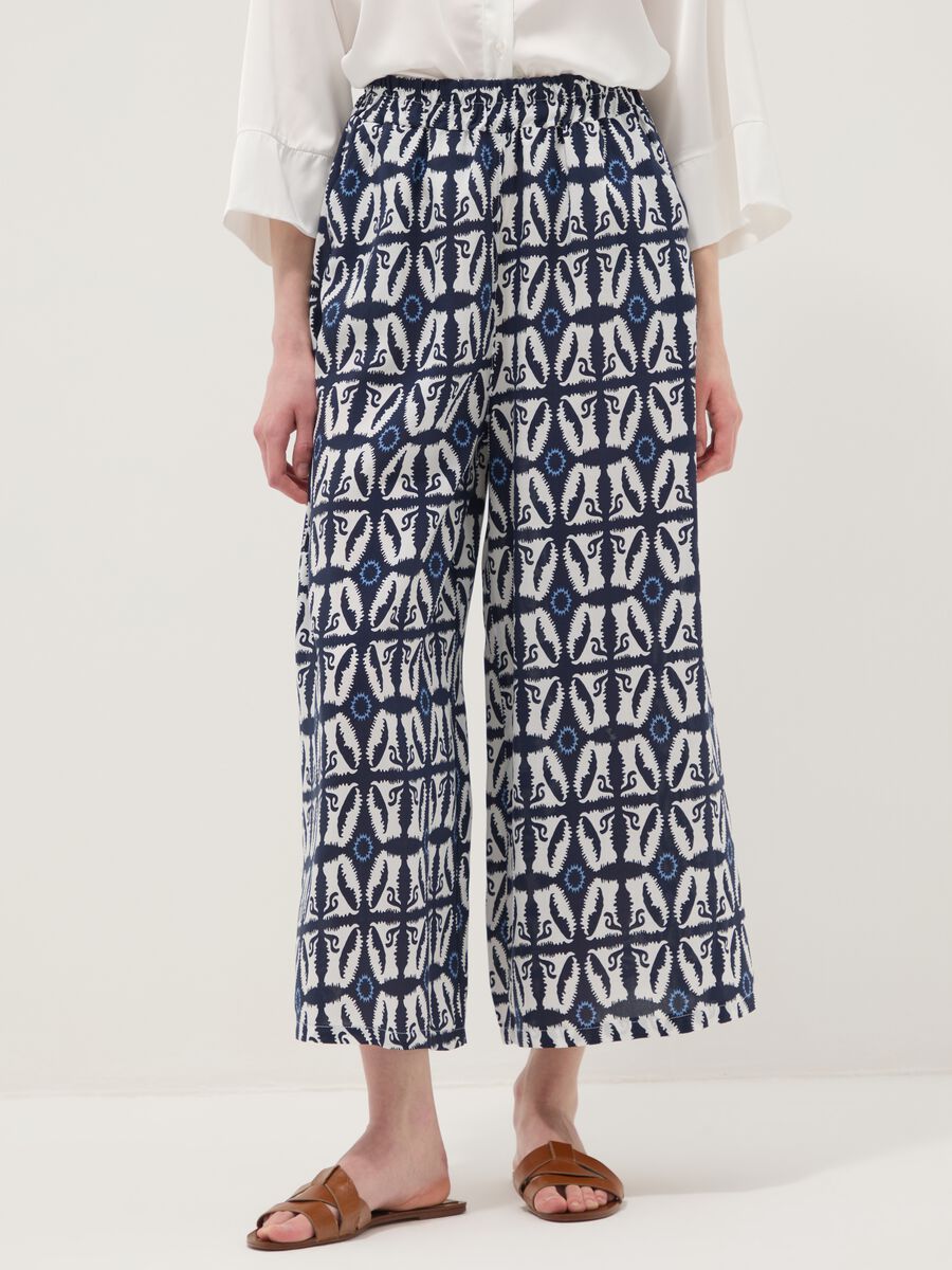 Pantaloni bianchi in pura viscosa con fantasia regular fit_2