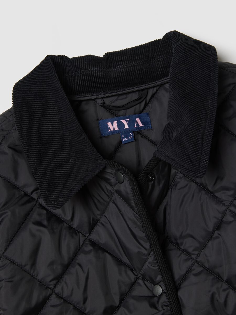 Giacca imbottita nera regular fit con bottoni_1