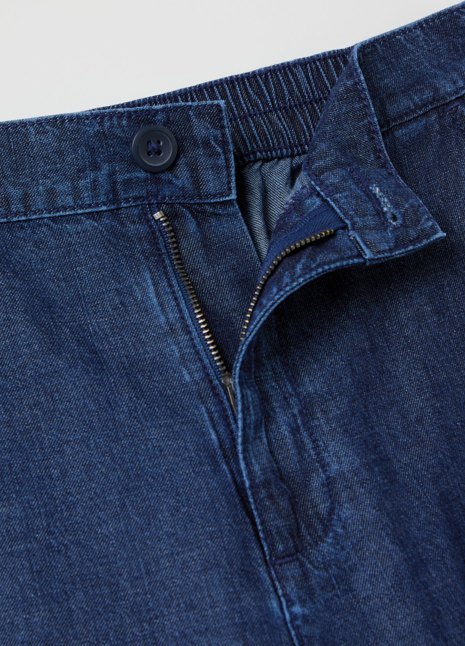 Wide-leg jeans