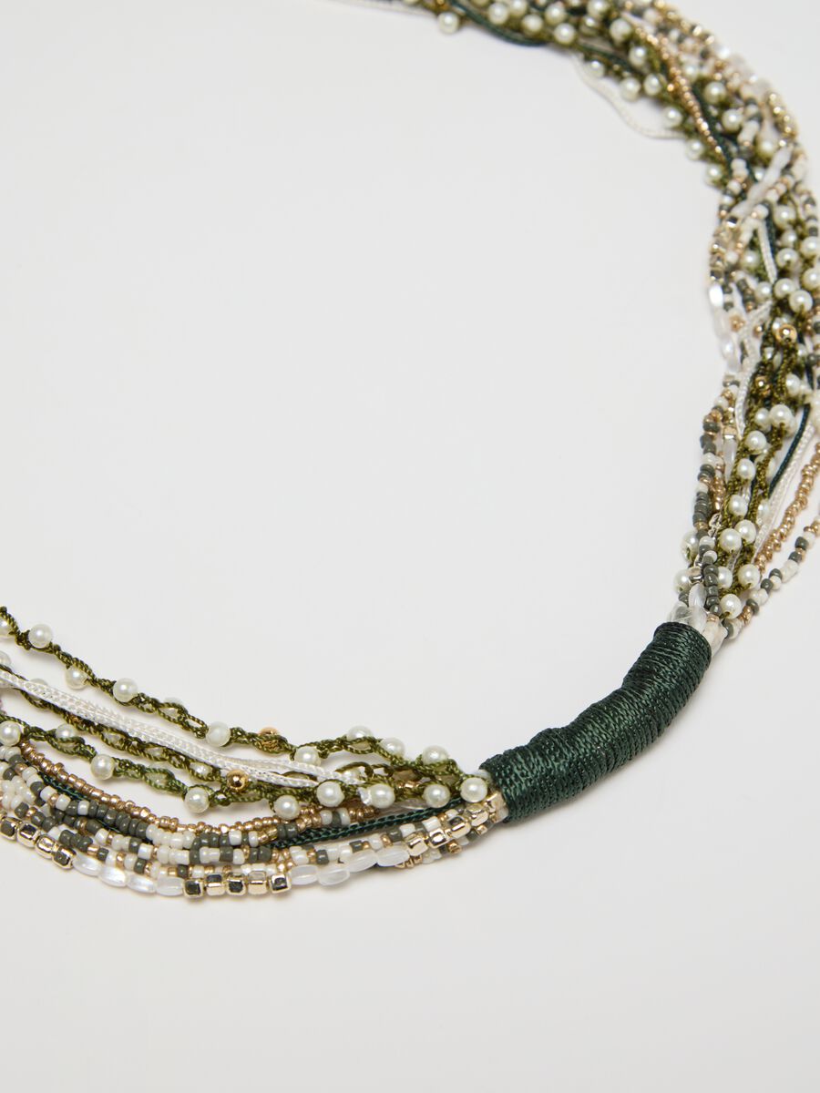 Green and gold multi-string necklace with knot_1