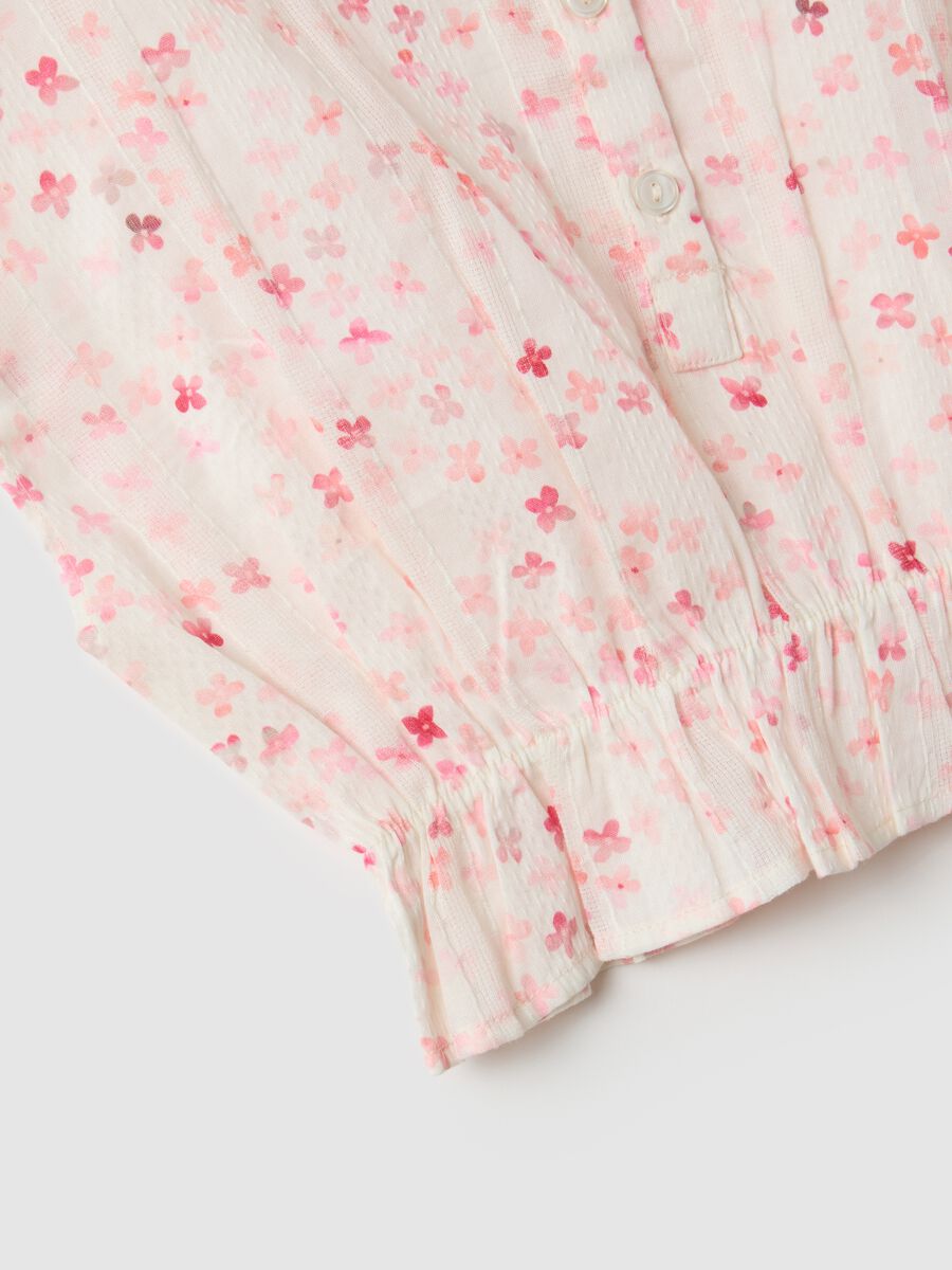 Blusa in puro cotone multicolor da bambina slim fit con fiori_3