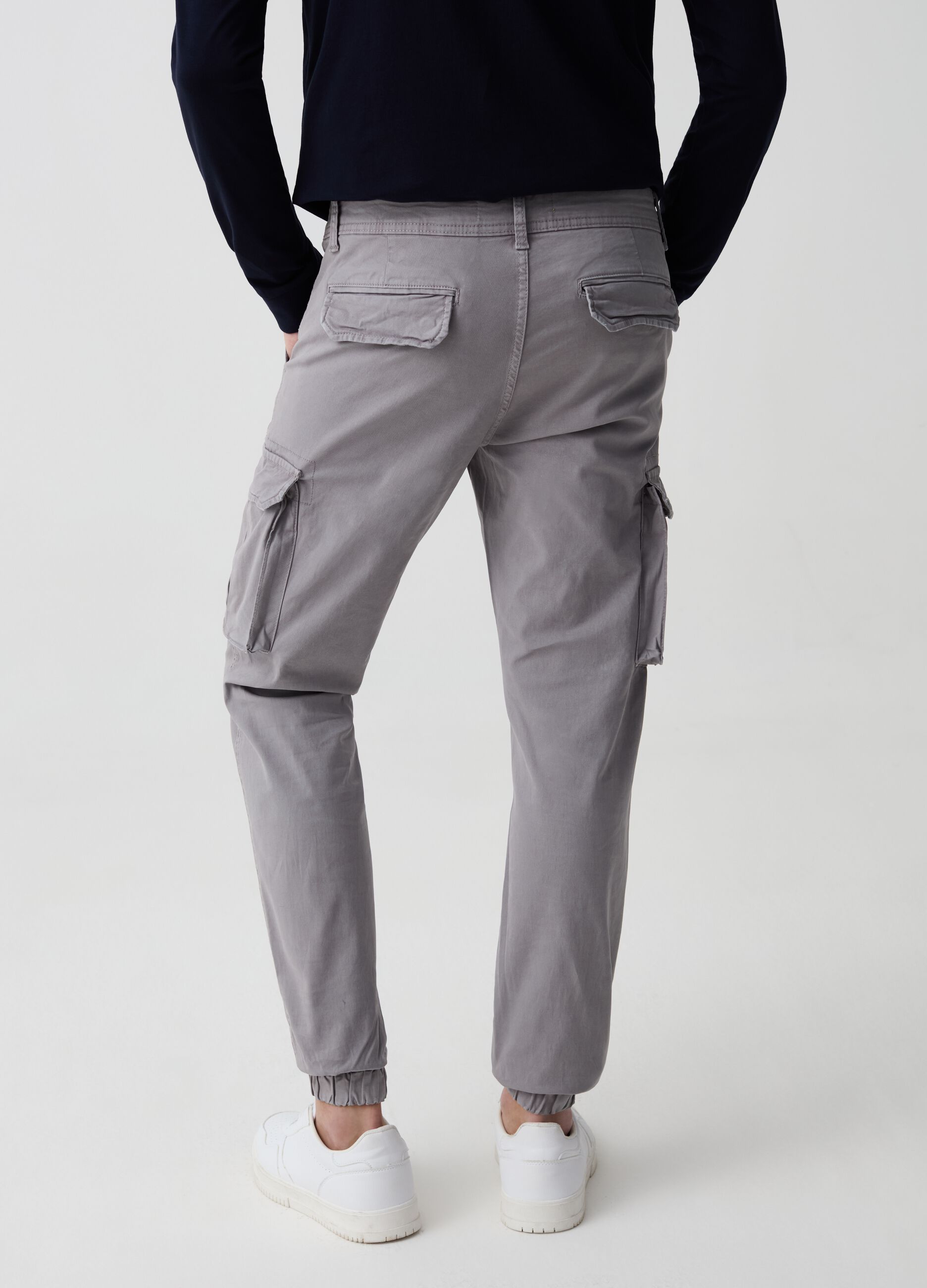 Slim-fit cuff-hem cargo trousers