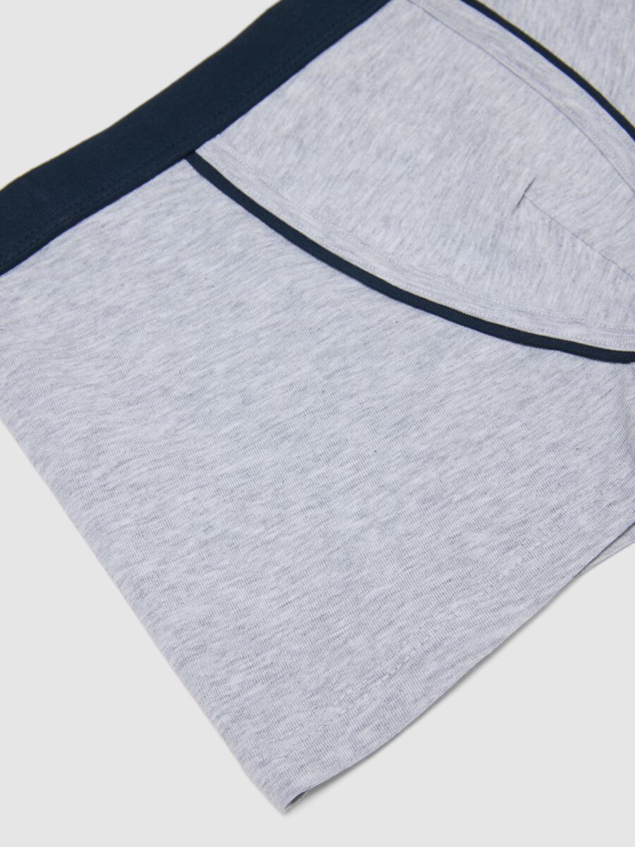 Grey cotton stretch regular fit boxers for boys_3