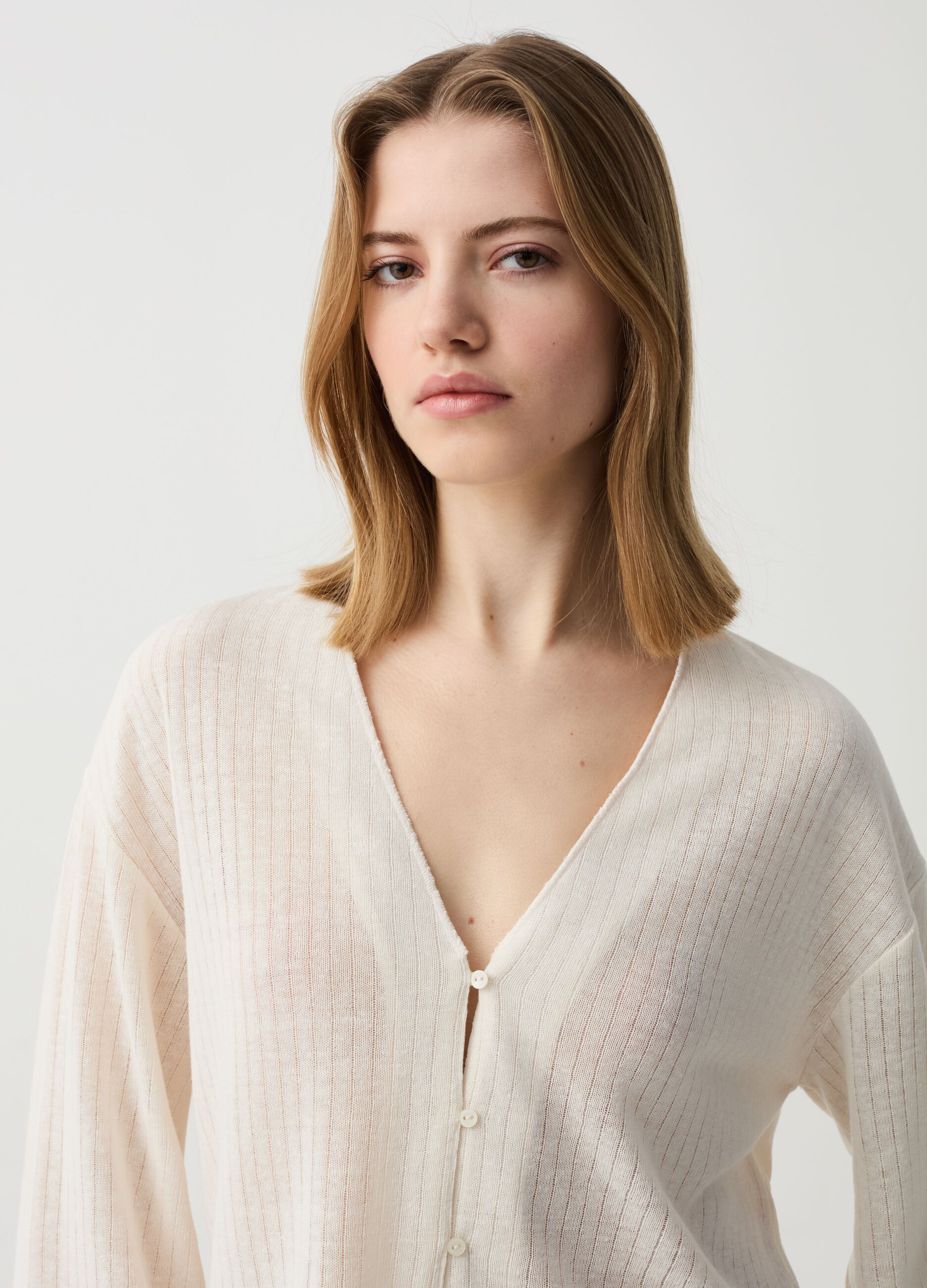 Flat-ribbed cardigan with V neck