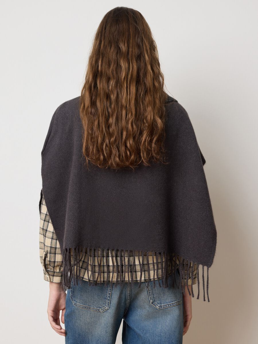 Grey Scarf with Fringe_4