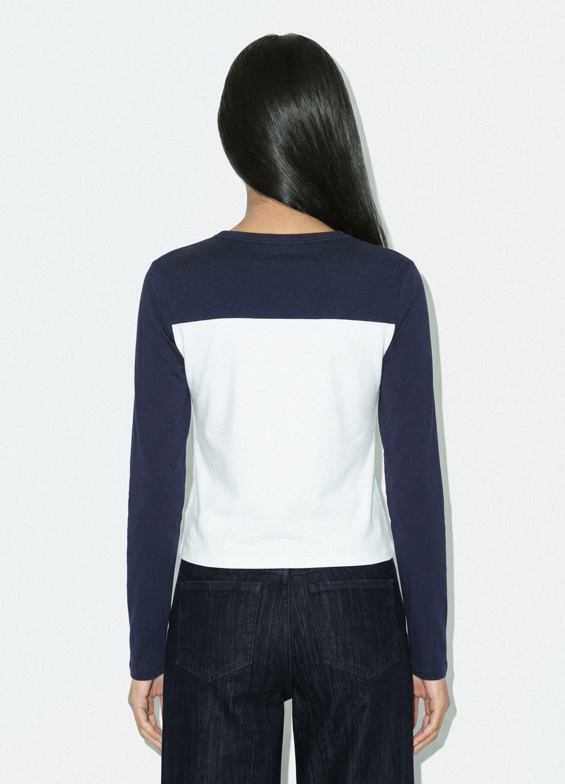 T-shirt bianca e blu in cotone elasticizzato con stampa frontale
