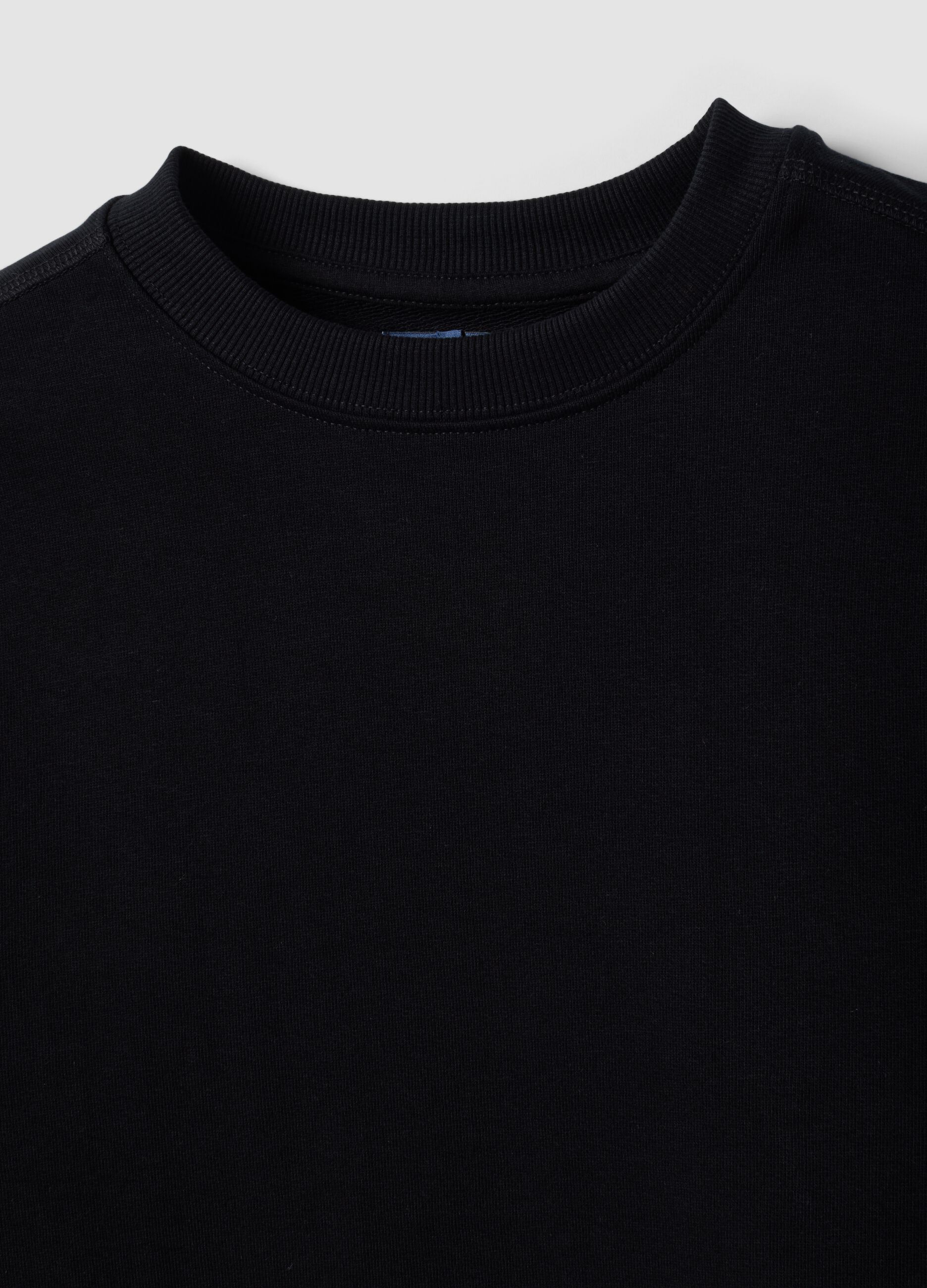 Black pure cotton crew-neck sweatshirt for boys, relaxed fit