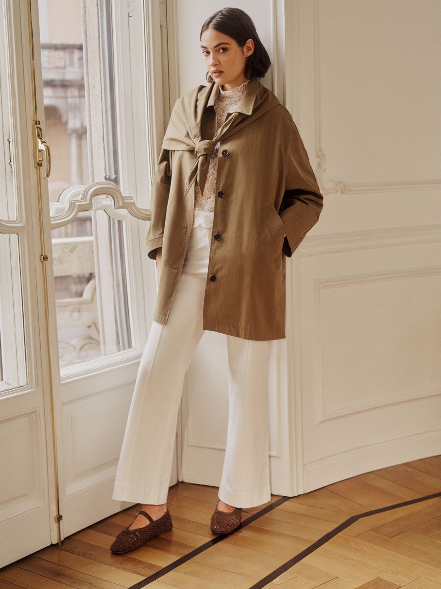 Trench con mantella removibile verde in puro cotone_0
