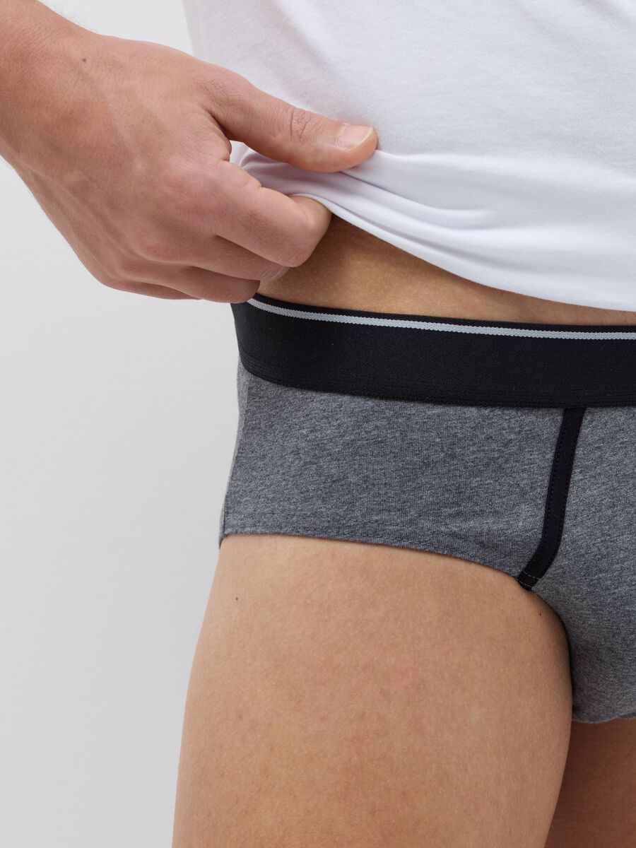 Three-pair pack briefs in stretch cotton with piping_2