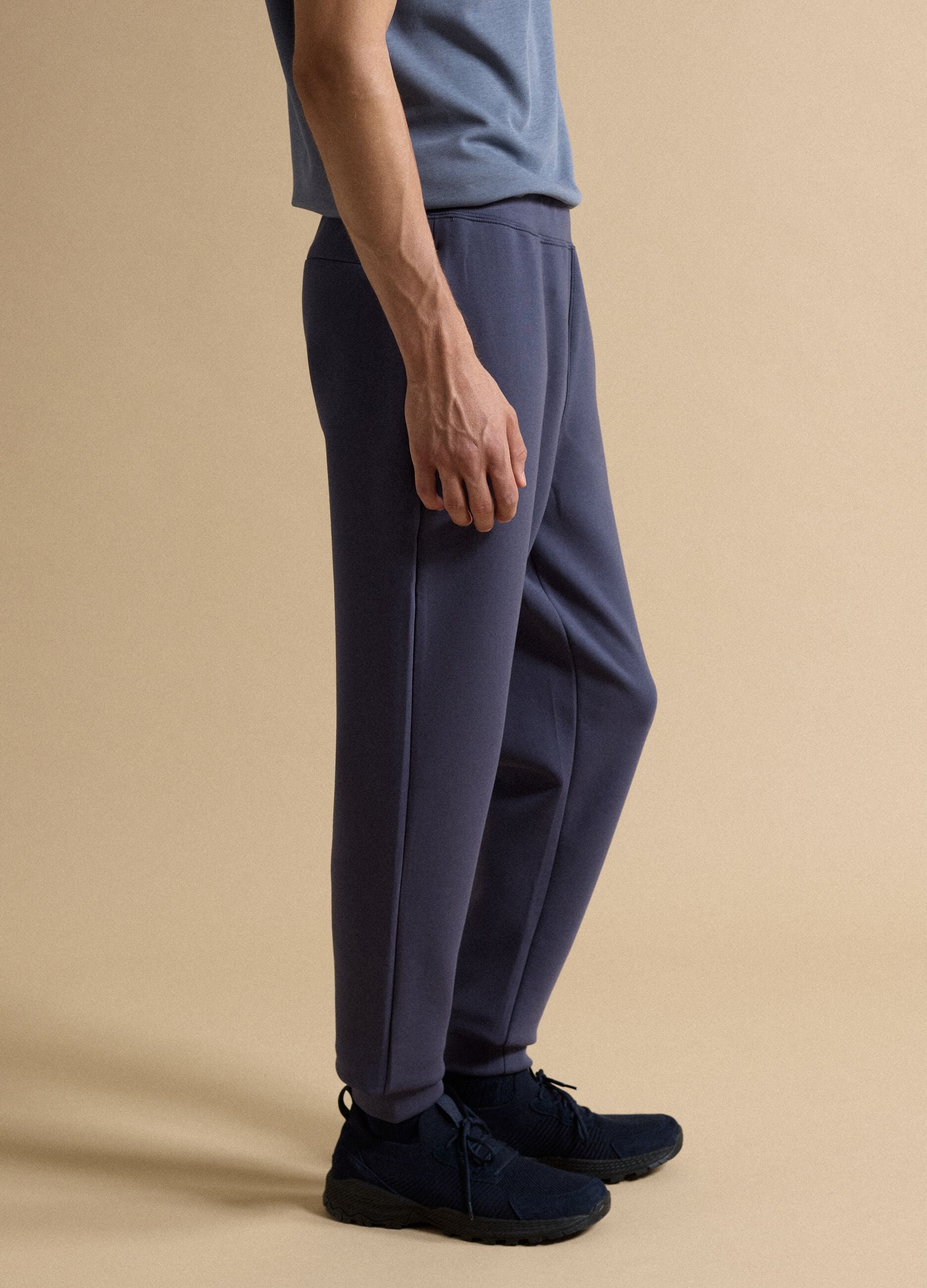 Jogger blu regular fit in tessuto elasticizzato Easy dry
