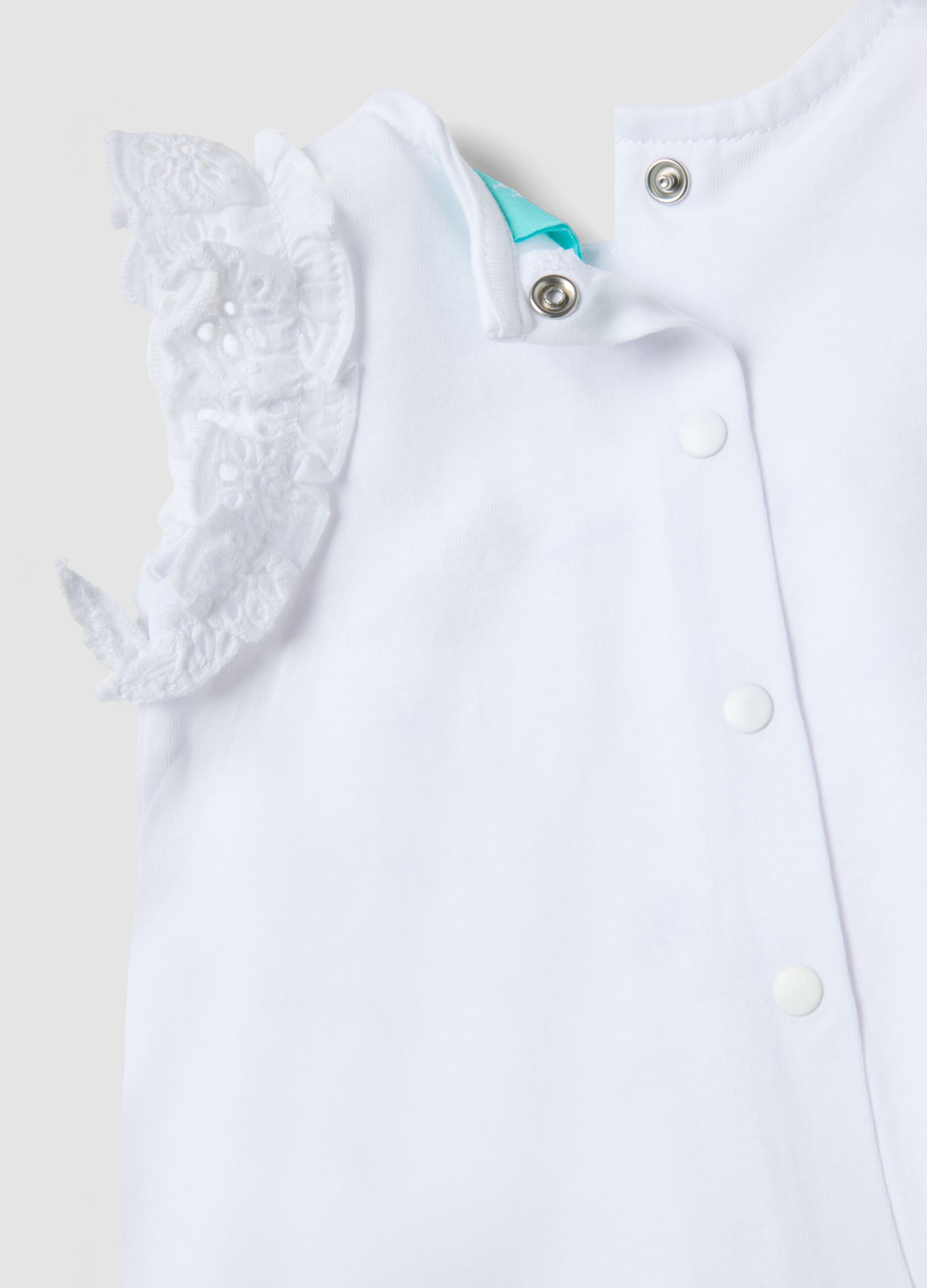 White organic cotton set with top and shorts for baby girls