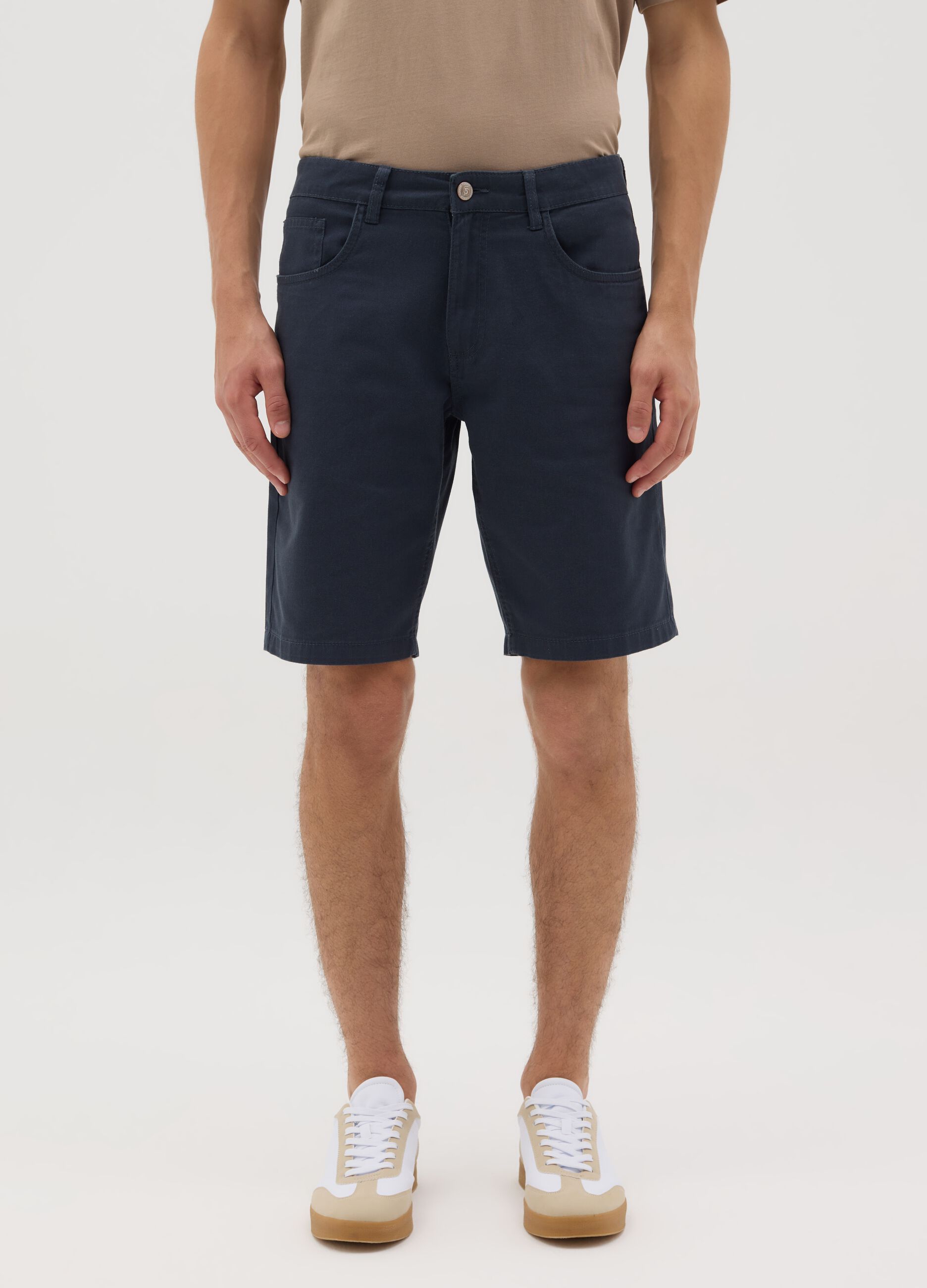 Bermuda da uomo in puro cotone blu regular fit con tasche