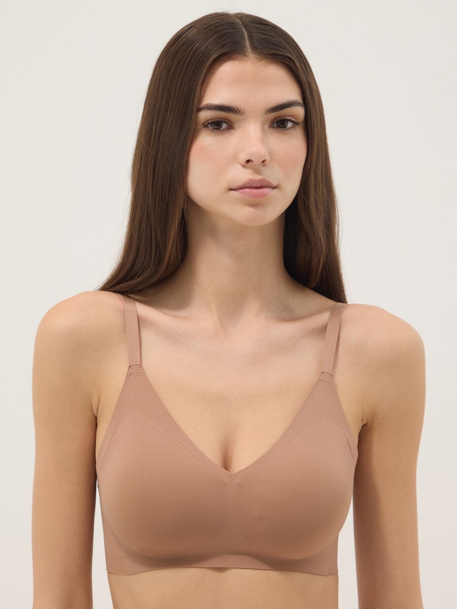 Reggiseno beige senza cuciture con imbottitura removibile_0