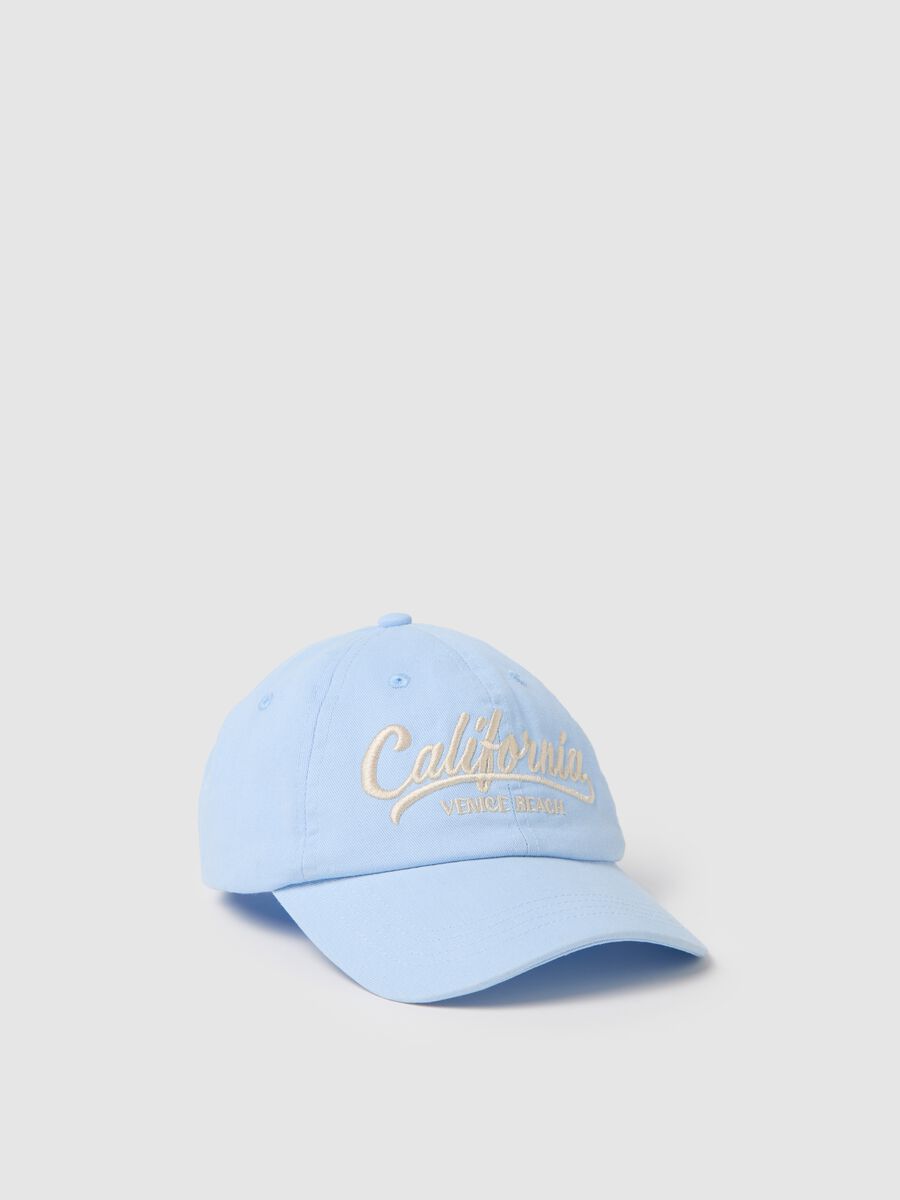 Blue baseball cap with embroidered California lettering_0