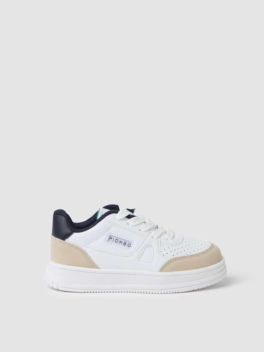 Sneakers with contrasting bands_0