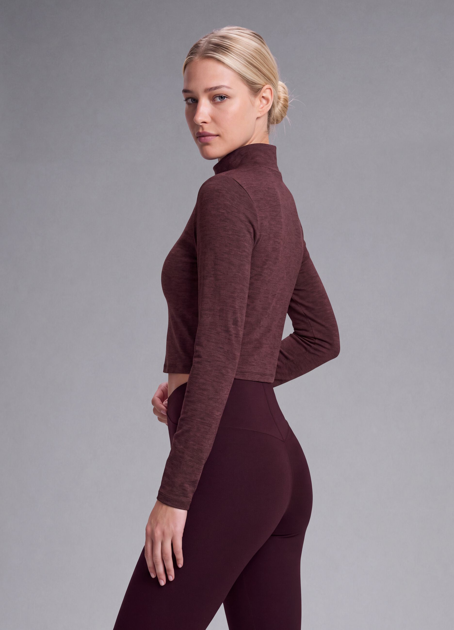 Purple cropped stretch T-shirt with high neck