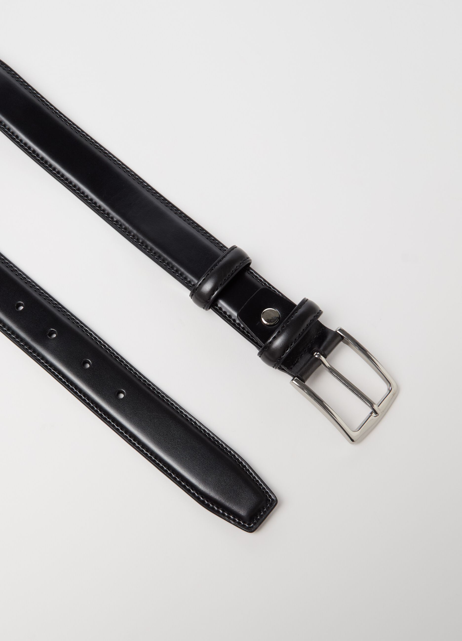 Solid colour leather belt