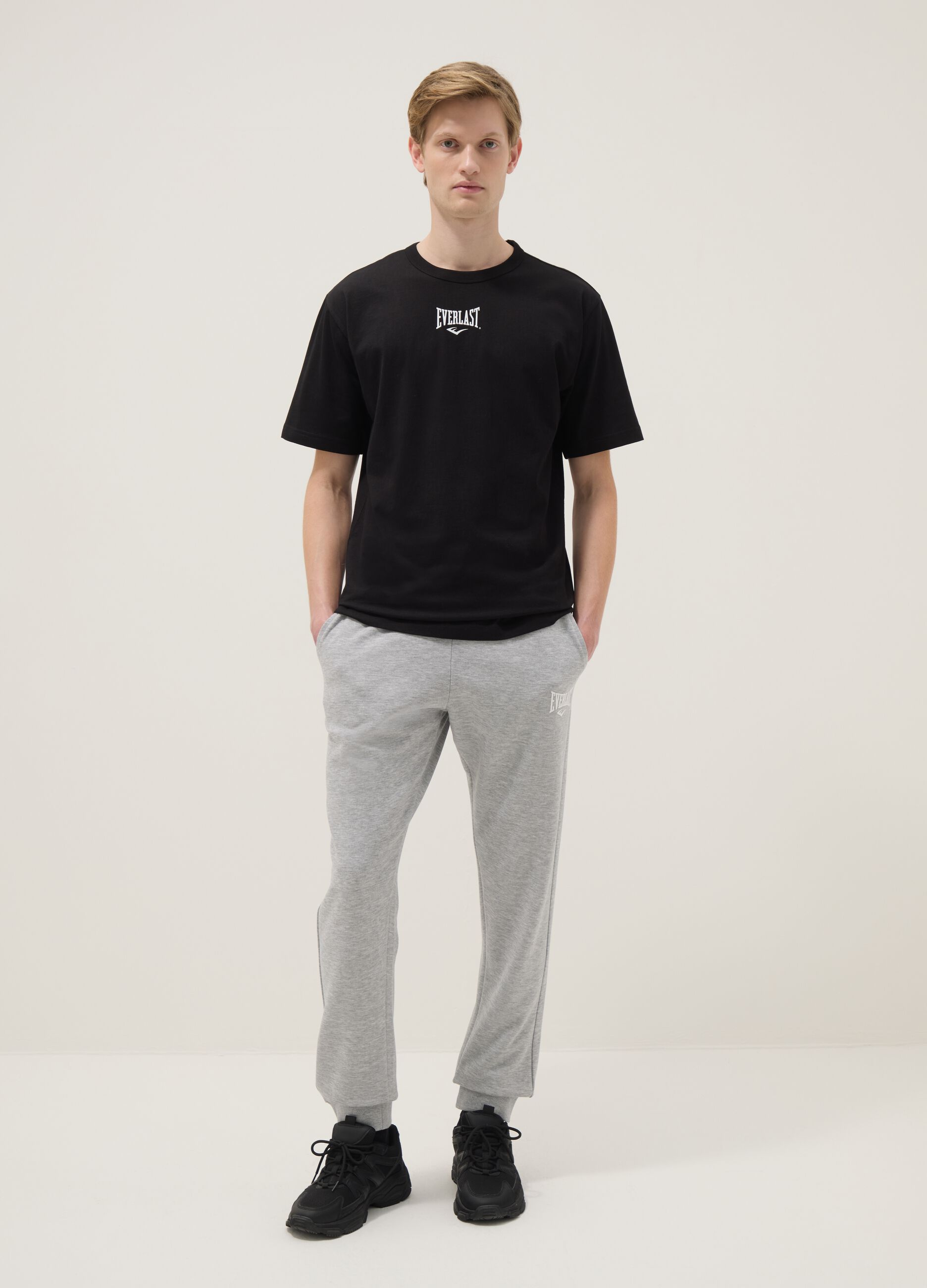 Grey cotton blend joggers regular fit with Everlast logo